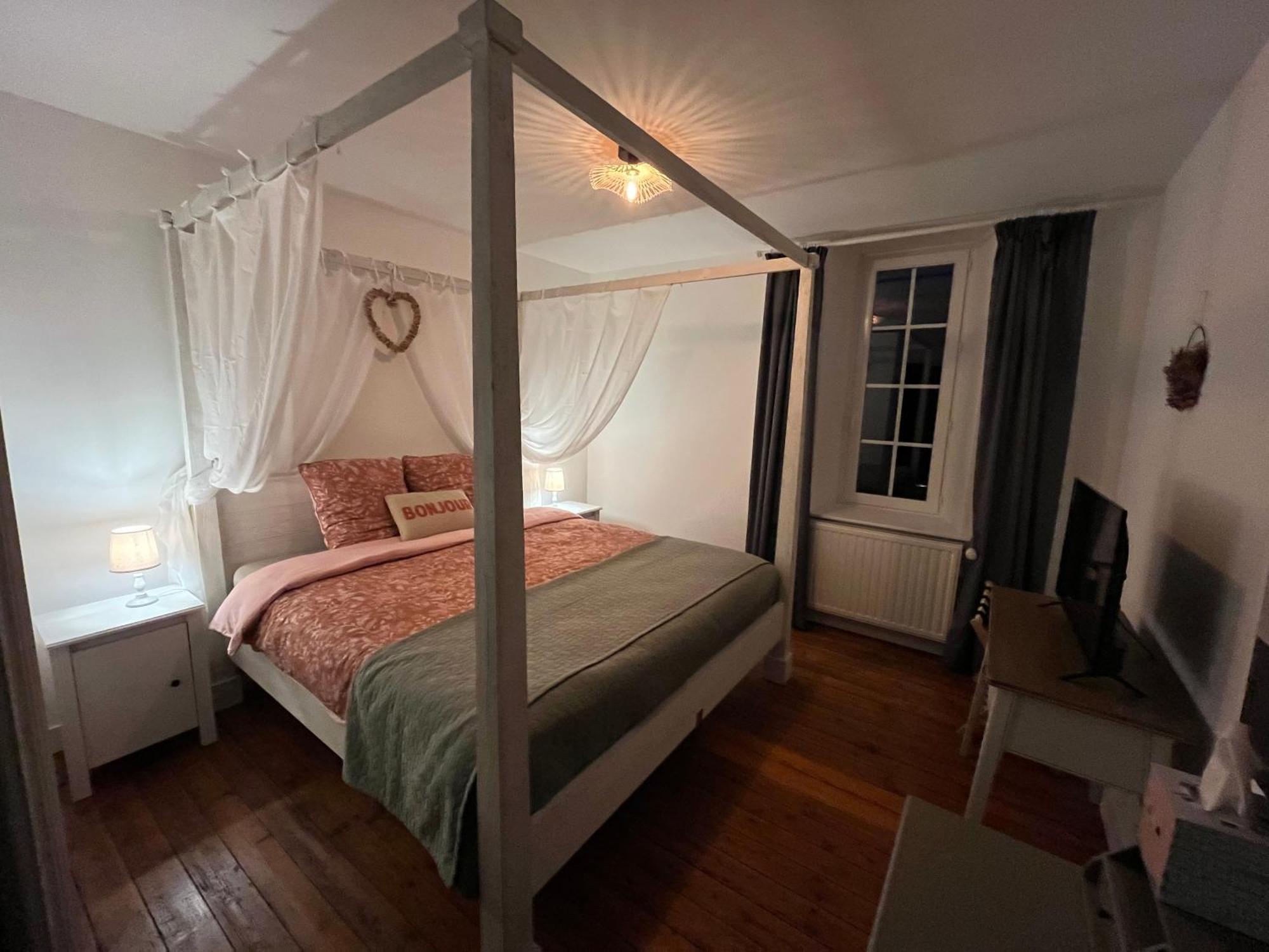 Le Clos Du Bas Courtil Guesthouse B&B Omaha Beach Osmanville ภายนอก รูปภาพ